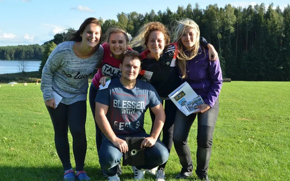 Český tým. Zprava Veronika Mikešová, Lucie Bradáčová, Alena Boháčová, Simona Peřinová a Petr Bohinský
