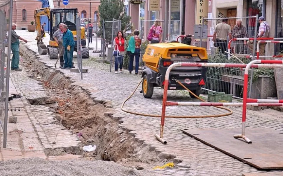 Stavební práce probíhaly v ulici Doktora Stejskala od poloviny září