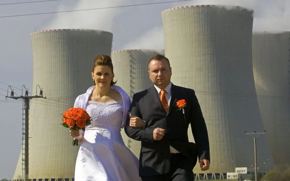 Kateřina Preňková a Marek Faktor byli jedním z prvních letošních párů, který uzavřel sňatek u Temelína