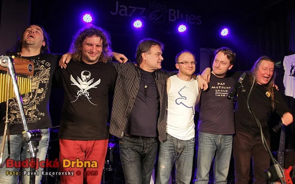 Roman Dragoun (vpravo) s kapelou His Angels