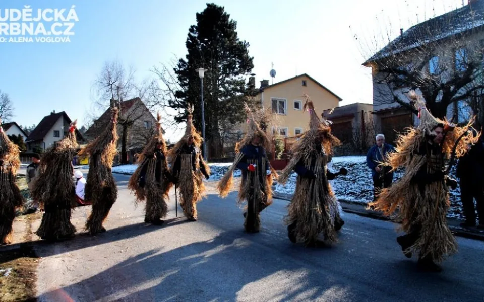 Slaměná koleda v Plavu