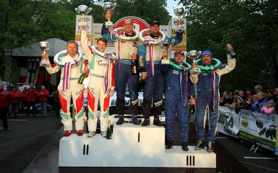 Trojice nejúspěšnějších posádek loňského 42. ročníku Rallye Český Krumlov