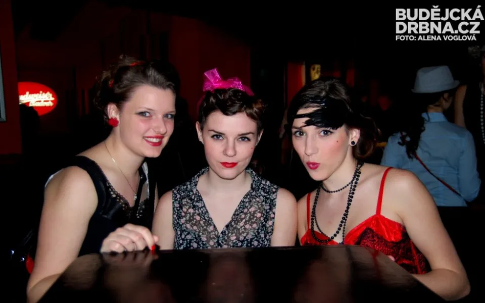 Electroswingovou muzikou žily Budějce už minulý týden