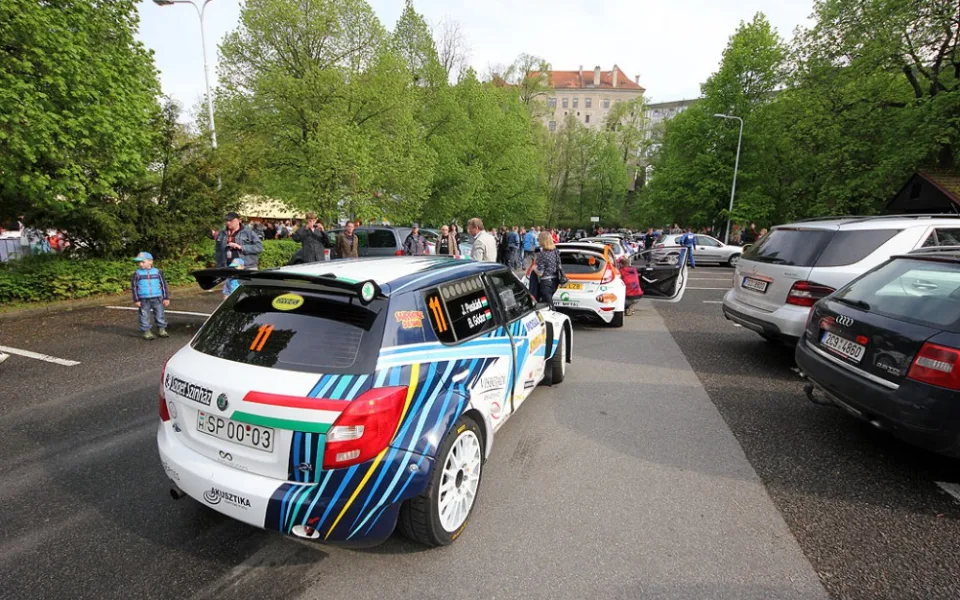 Rallye Český Krumlov 2014 pod českokrumlovským zámkem