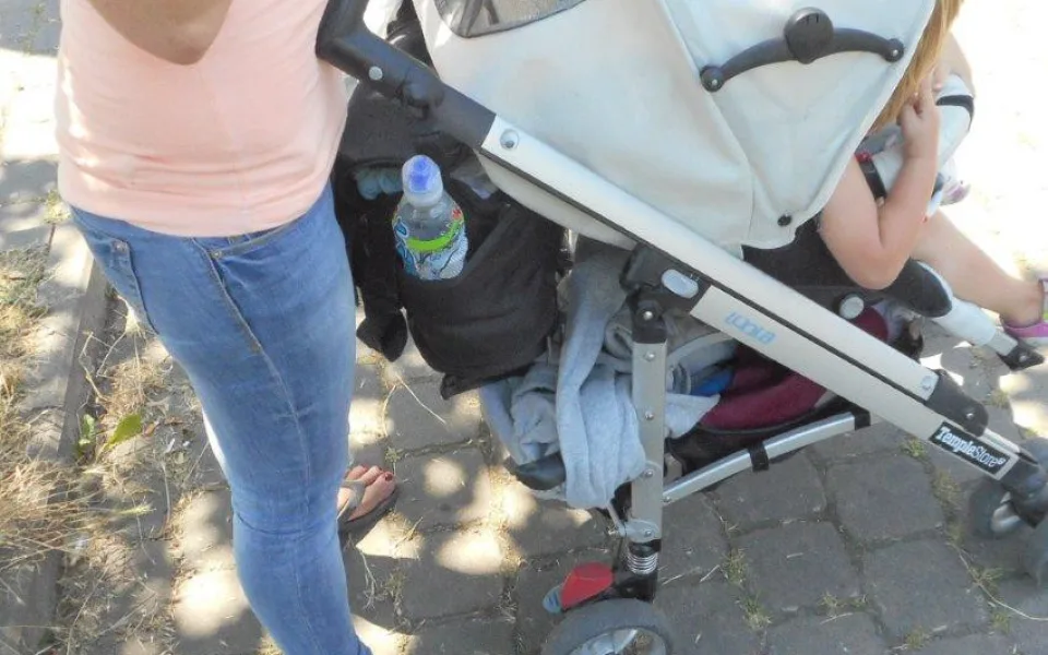 Spolupachatelka krádeže s kočárkem