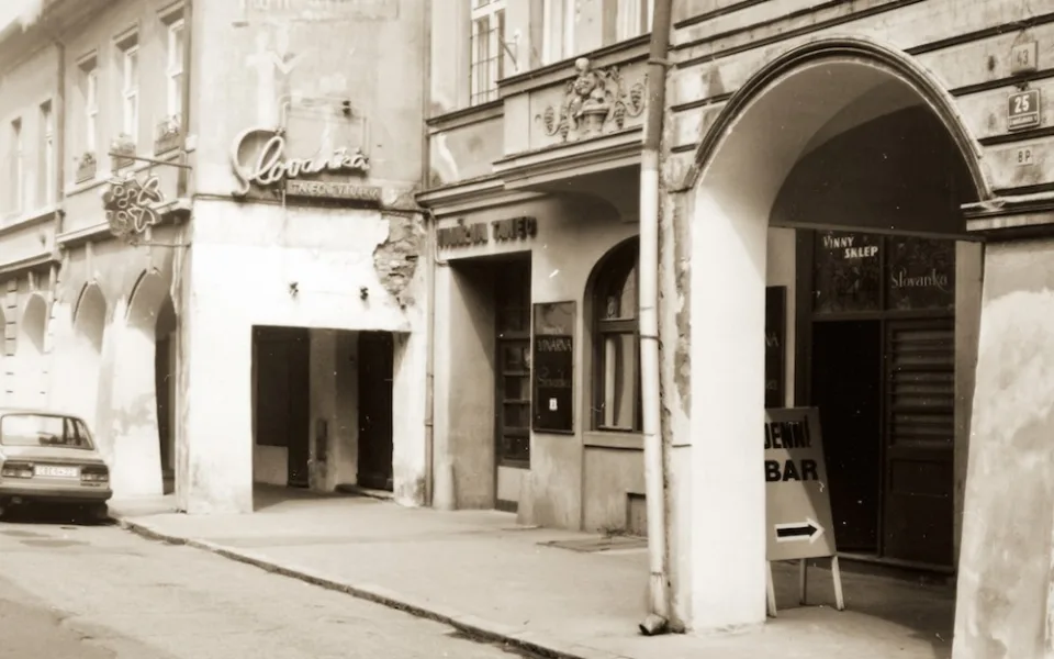 Vinárna Slovanka, v Budějcích vždy Split,  v České ulici v roce 1986