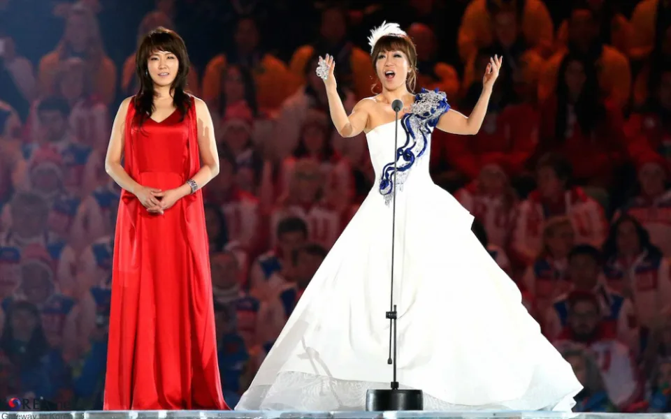 Sumi Jo (vpravo) na zakončení OH 2014