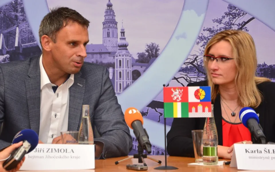 Hejtman Jiří Zimola s ministryní pro místní rozvoj Karlou Šlechtovou