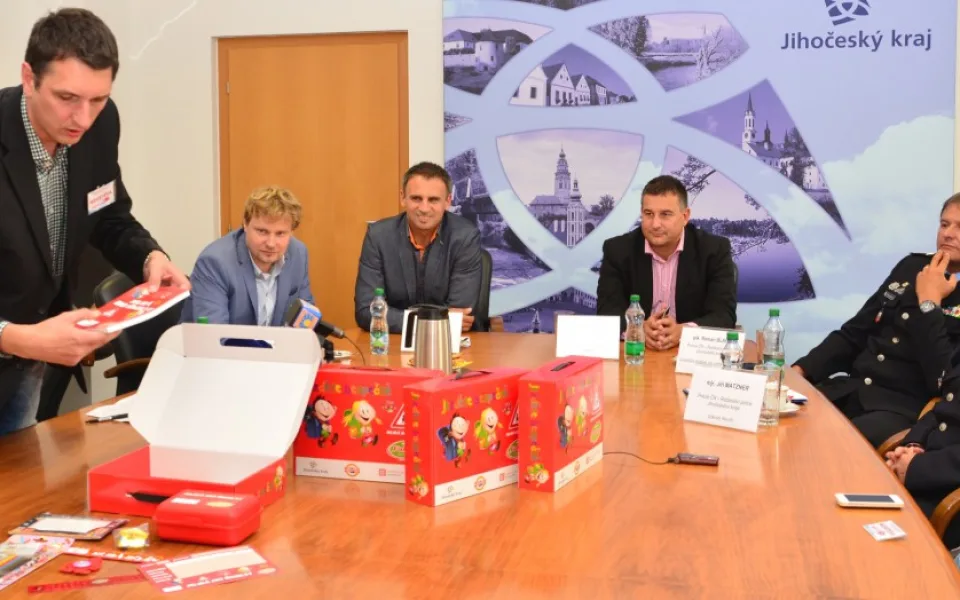 Tisková konference k představení kufříků pro děti