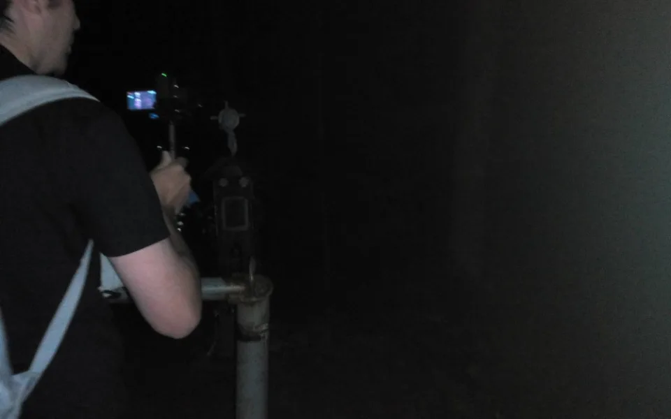 Paranormal tým při výzkumu v lese Bor
