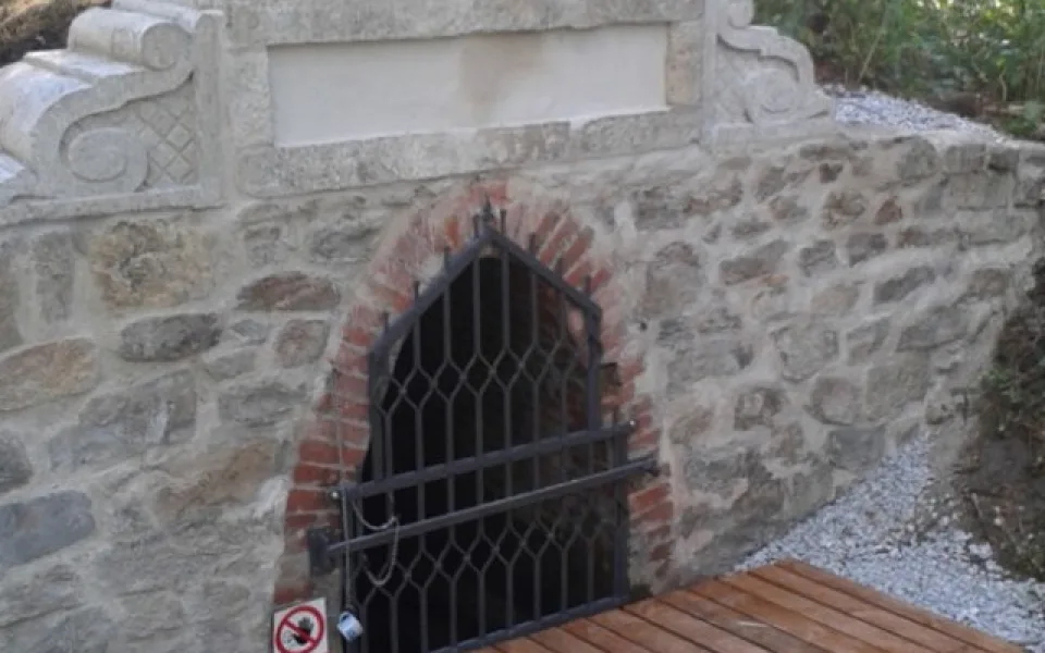 Kamenná štola