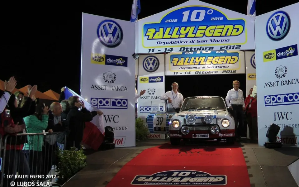 Škoda 130 RS týmu ČK motorsport na startovní rampě Rallylegend 2012