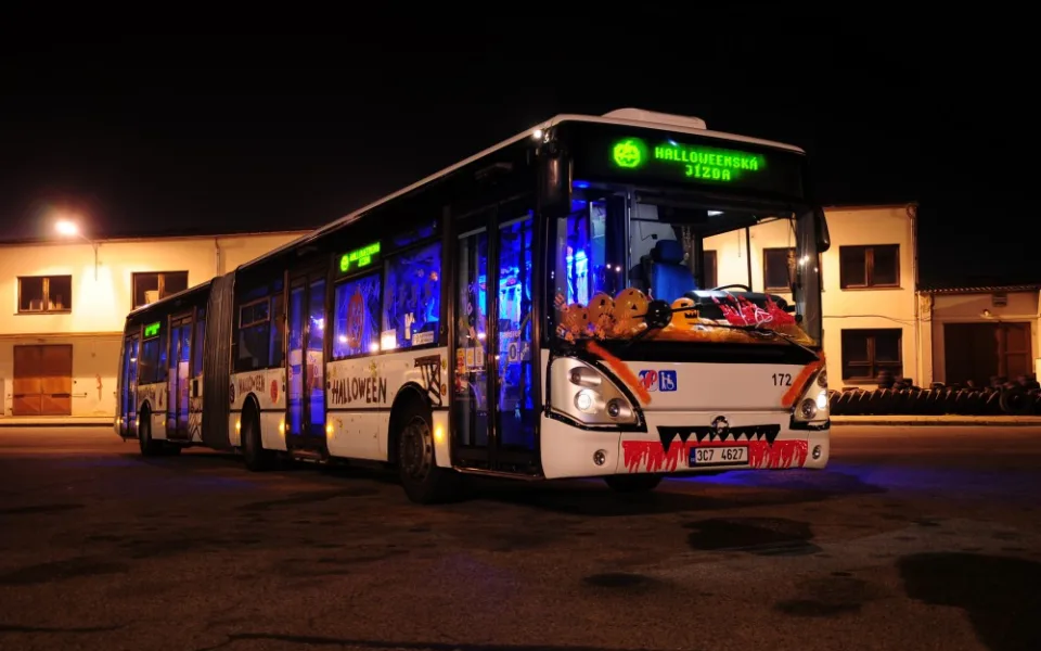 Halloweenský autobus