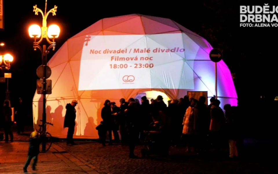 Noc divadel 2015
