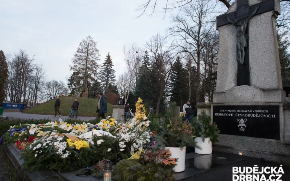 Dnes se lidé rozloučili s Jiřím Paďourem