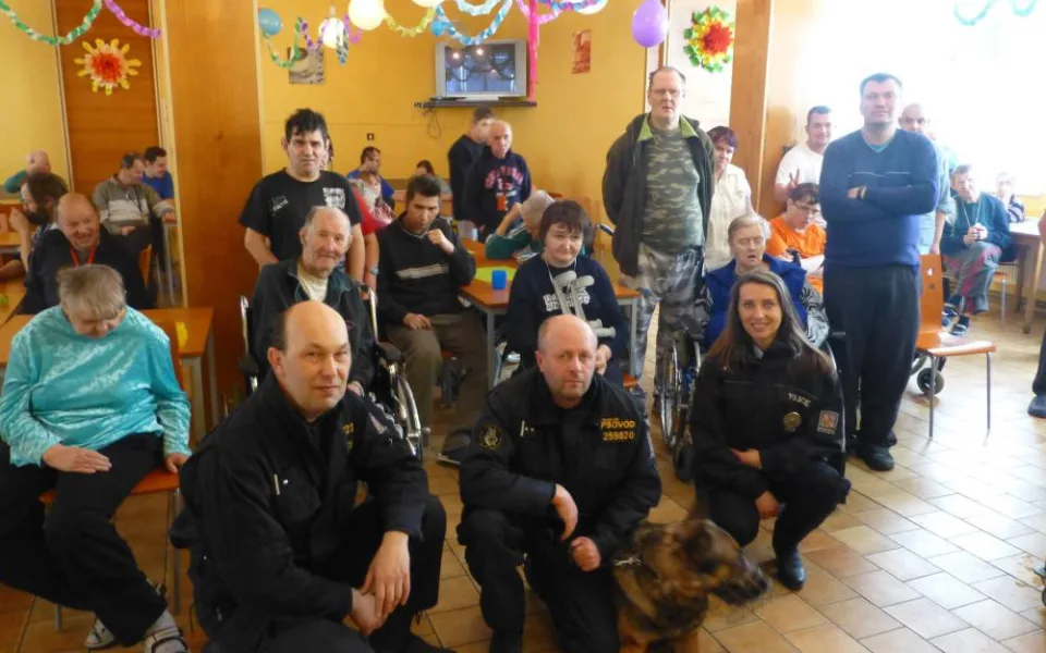 Návštěva policistů v domě Sociální pohoda