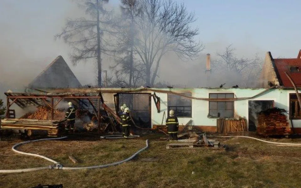 Požár truhlárny ve Dvorech nad Lužnicí
