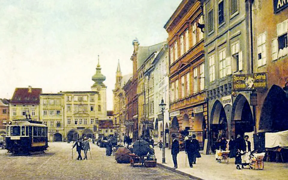 Severní strana náměstí před 1. světovou válkou