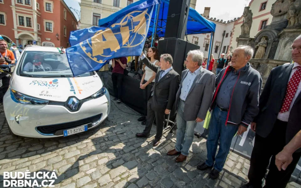Prezident mezinárodní automobilové federace Jean Todt odstartoval 5. ročník New Energies Rallye