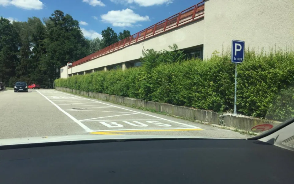 Nové stání u Sportovní haly je určeno pro autobusy