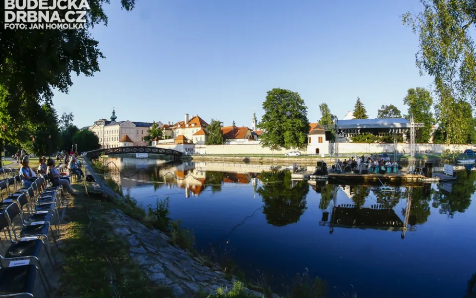 Múzy na vodě