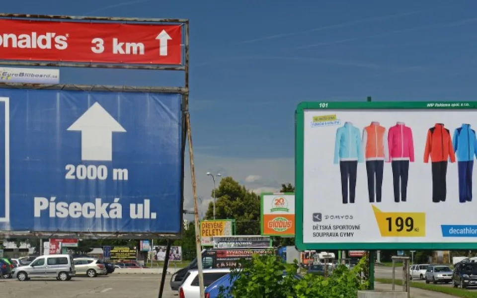 České Budějovice objektivem Milana Bindera a perem Martina Maršíka: Zavalí nás billboardy?