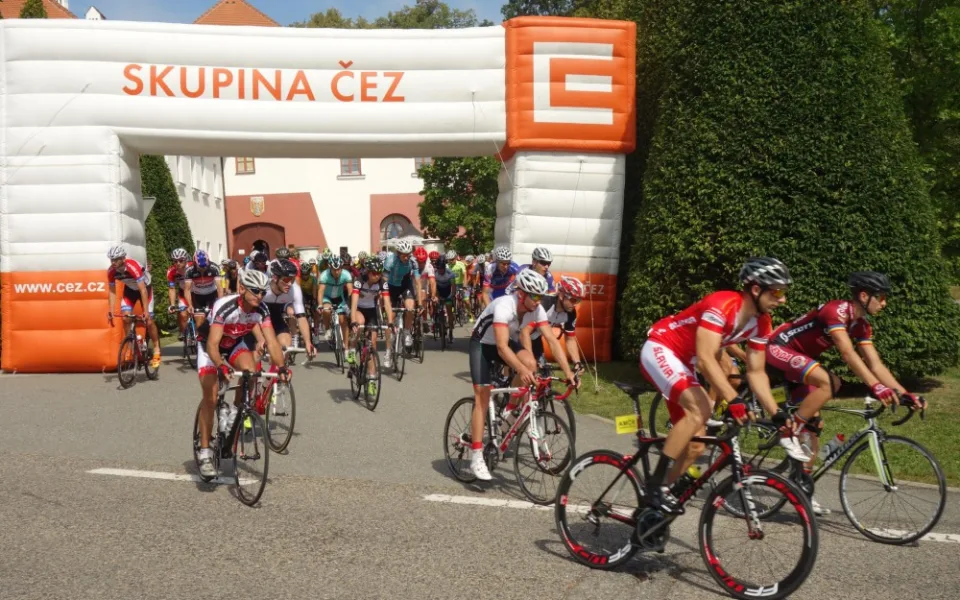 Startovní pole mělo vysokou sportovní úroveň. Nechyběli cyklisté z nejvyšší republikové soutěže ani juniorští reprezentanti