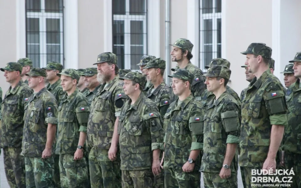 Odjezd pěší roty brihgádního generála Františka Vávry na cvičení Ample Strike 2016