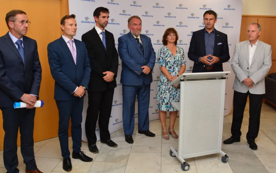 Tiskový brífink po jednání Sdružení pro dostavbu dálnice D3 a D4 v pondělí 12. září