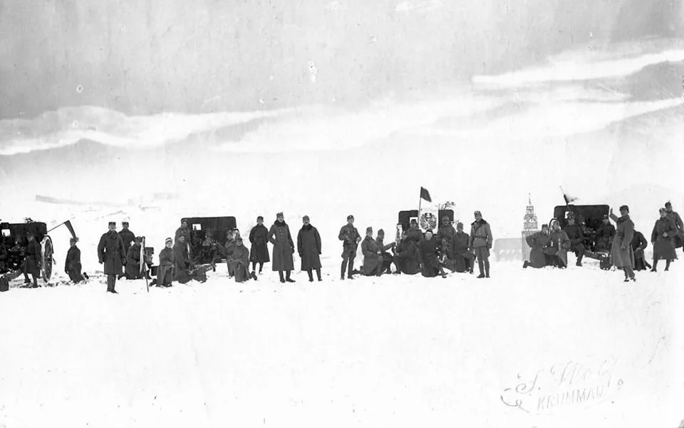 Českoslovenští dělostřelci v palebném postavení nad Českým Krumlovem 29. listopadu 1918