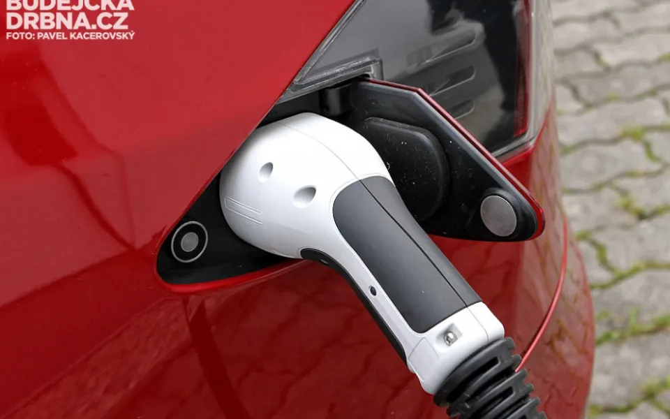 Dobíjení elektromobilu