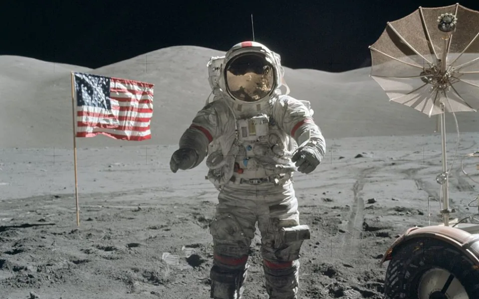 Eugene Cernan na Měsíci