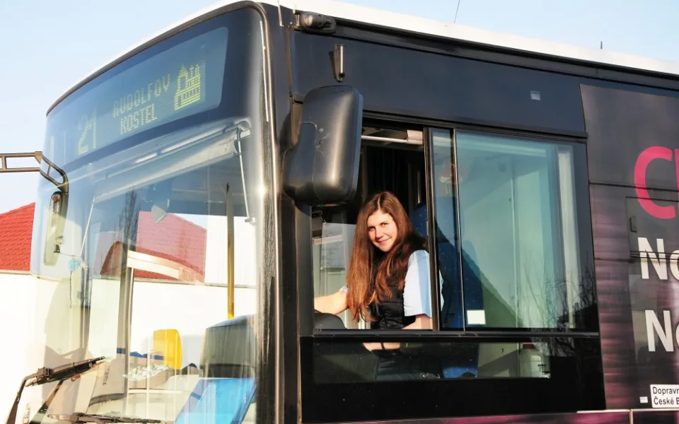 Řidička autobusu Pavlína Hulíková.