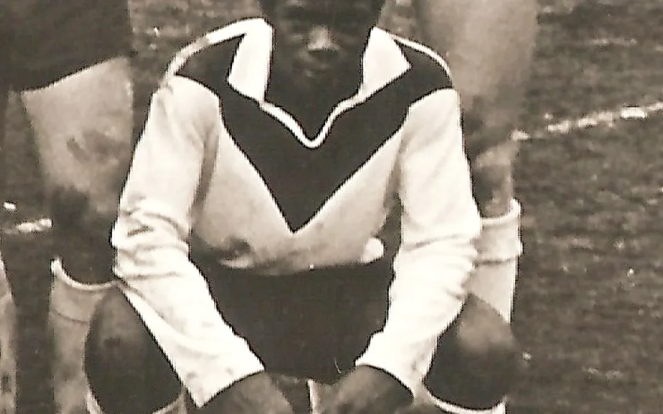 Moisé Diakité z Mali, rok1967 - po výhře s iglou 3:0.