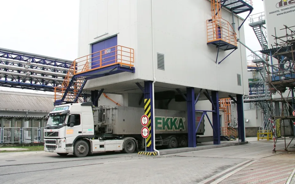 Teplárna - míchací centrum.