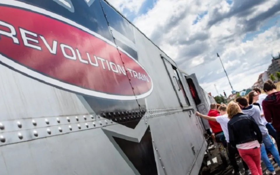Revolution train