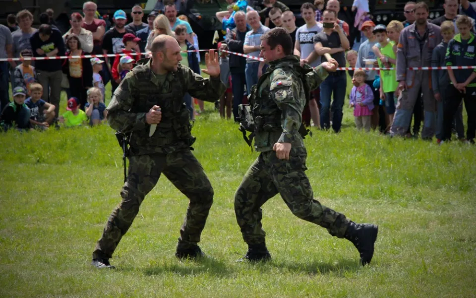 Den s 25. protiletadlovým raketovým plukem.