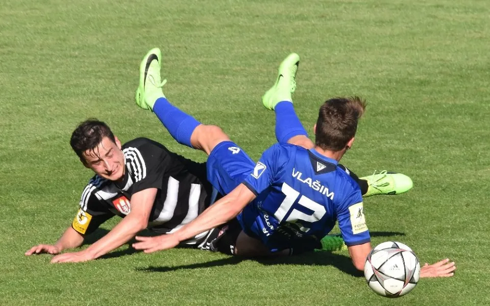 Fotbalisté SK Dynamo České Budějovice podlehli FC Sellier &amp; Bellot Vlašim 0:4.