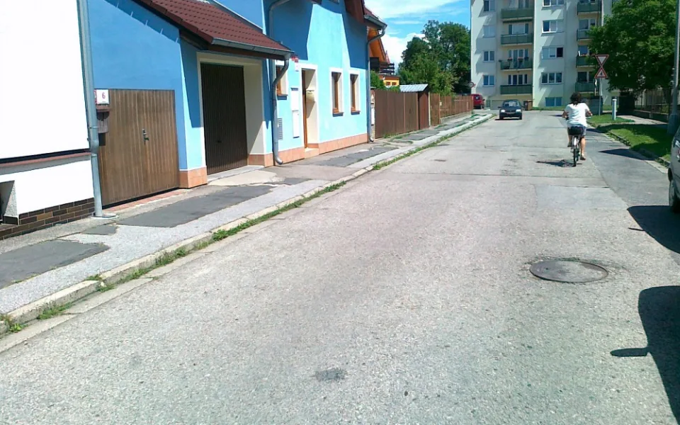 Ulice Buzulucká v Českých Budějovicích.