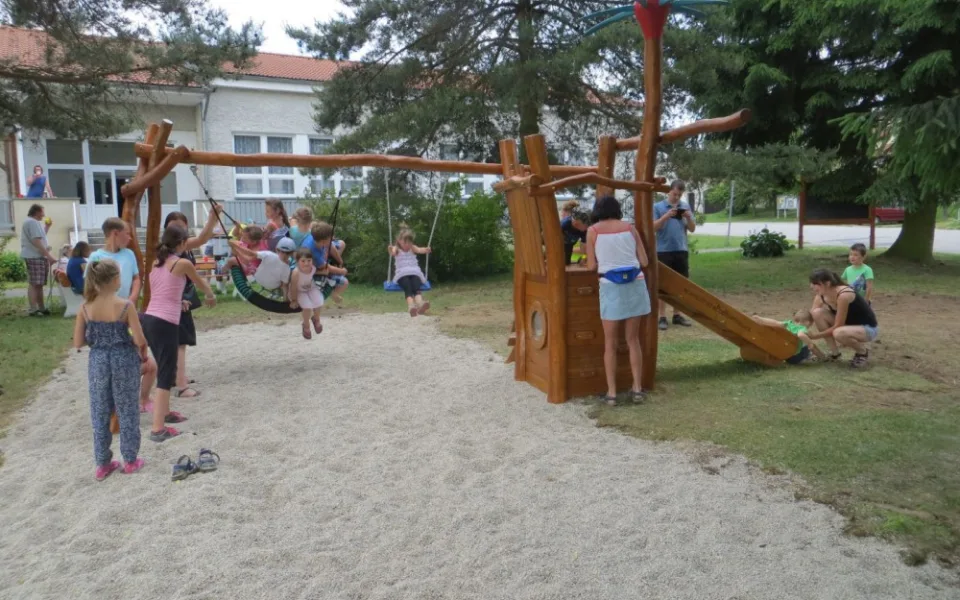 I houpačku místní děti pořádně prověřily