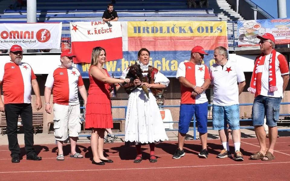 Celostátní setkání fanklubů SK Slavia Praha, které se uskutečnilo ve Strakonicích.
