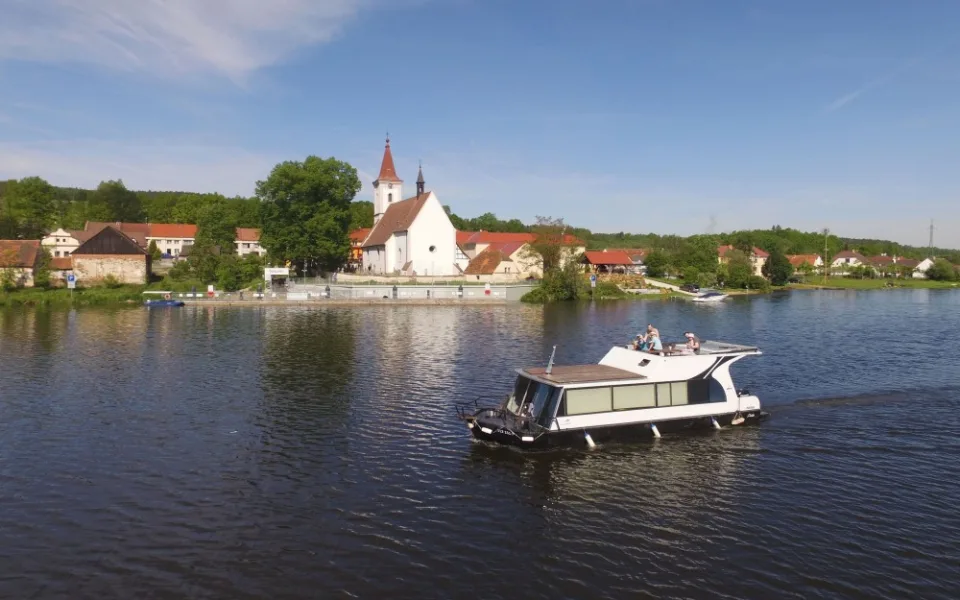 Foto hausbót u Purkarce