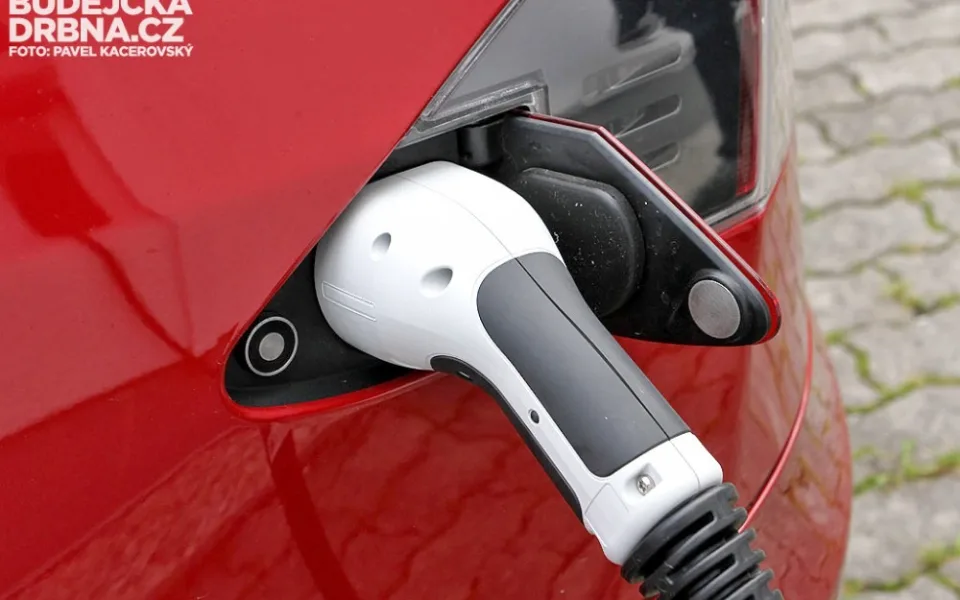 Jihočeská centrála cestovního ruchu spolupracuje se svými rakouskými partnery na přípravě přeshraniční sítě dobíjecích stanic pro elektromobily.
