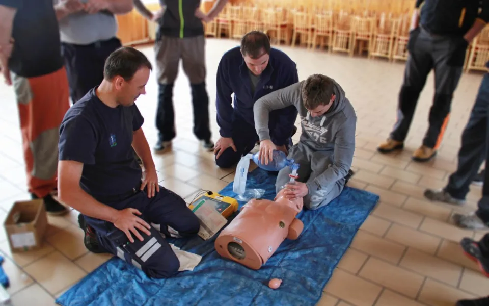Školení first responderů z řad dobrovolných hasičů z jednotky Suchdol nad Lužnicí.
