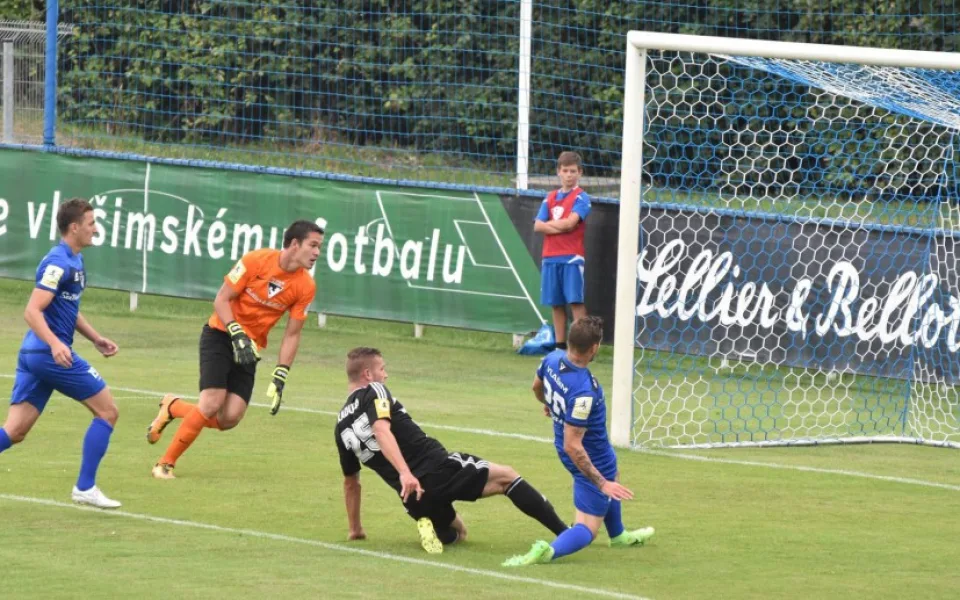 Kadula tímto zákrokem otevírá skóre zápasu. Foto: Facebook SK Dynamo