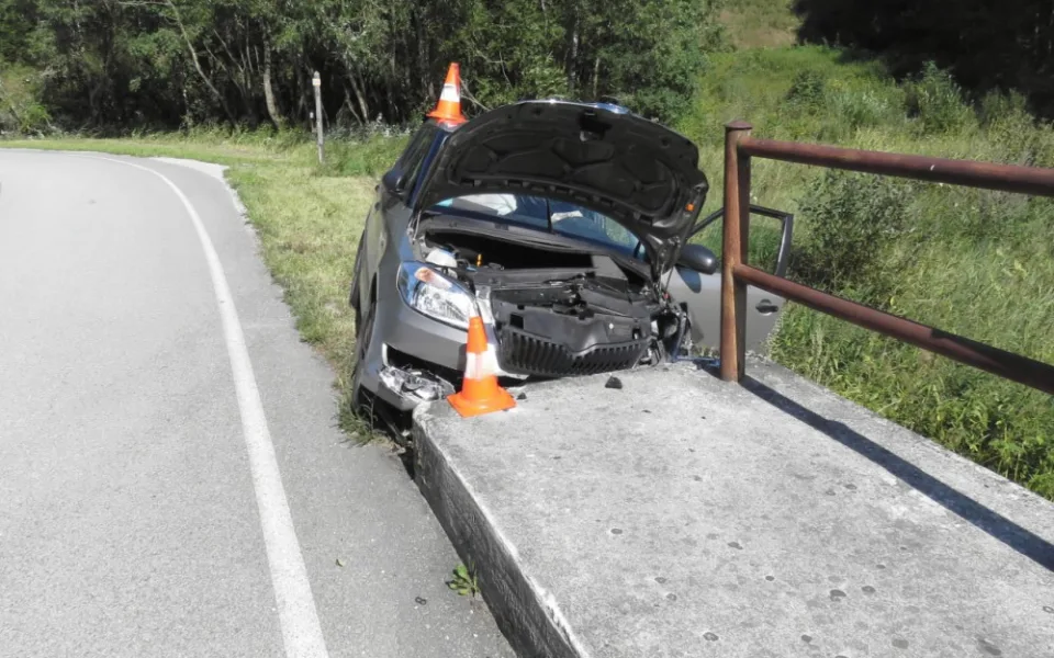 Havarovaný vůz Škoda Fabia.