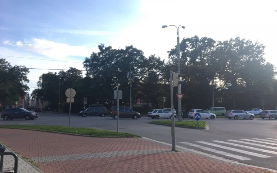 Stavební úpravy frekventované budějcké křižovatky uzavřou Krajinskou ulici