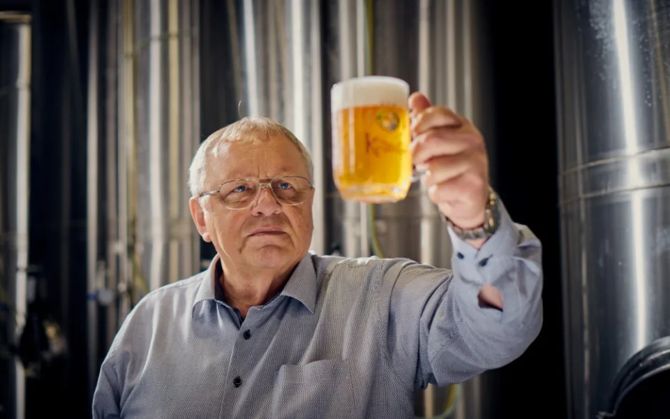 Sládek Miroslav Valenta.