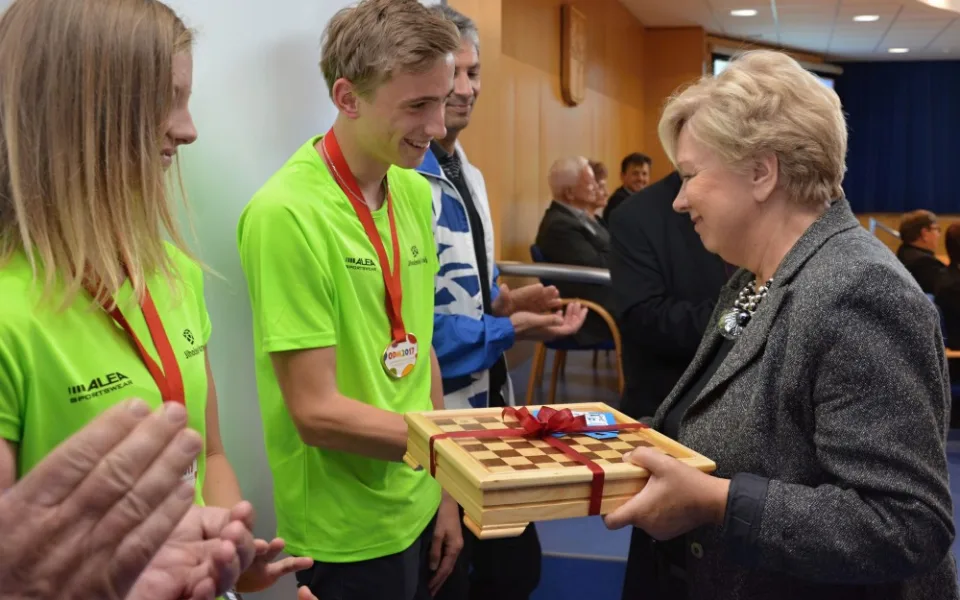 Jihočeská hejtmanka Ivana Stráská přijala mladé úspěšné olympioniky a poděkovala jim za skvělou reprezentaci kraje.
