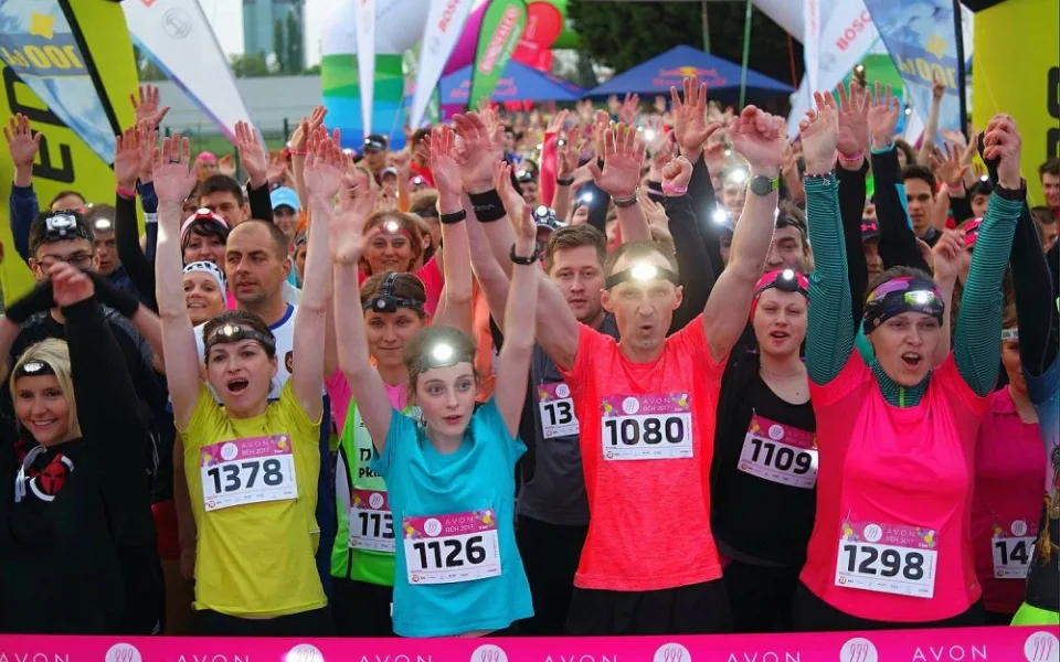 NN Night Run a Avon Běh.